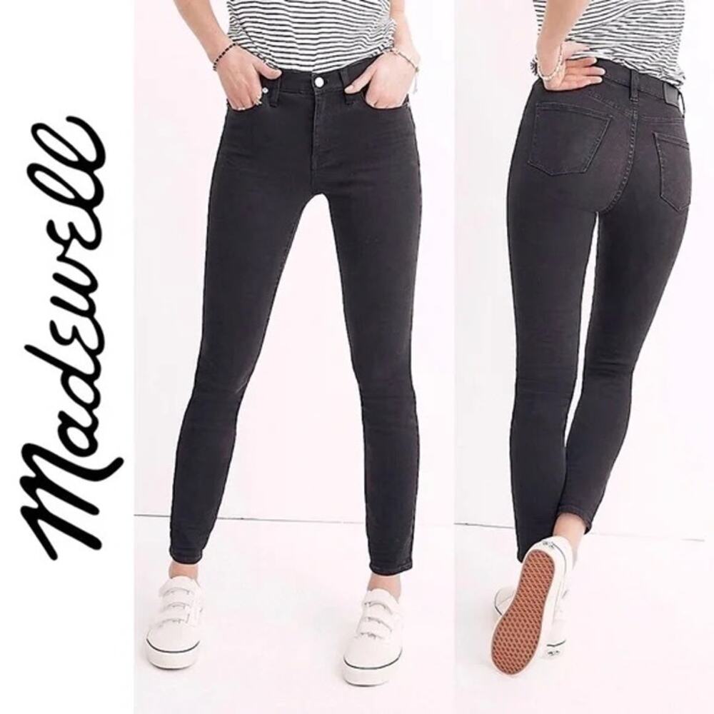 Madewell 9” High Rise Skinny Jean in Lunar Wash Black.